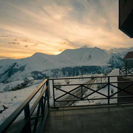 The Hills Hostel Gudauri Exterior foto