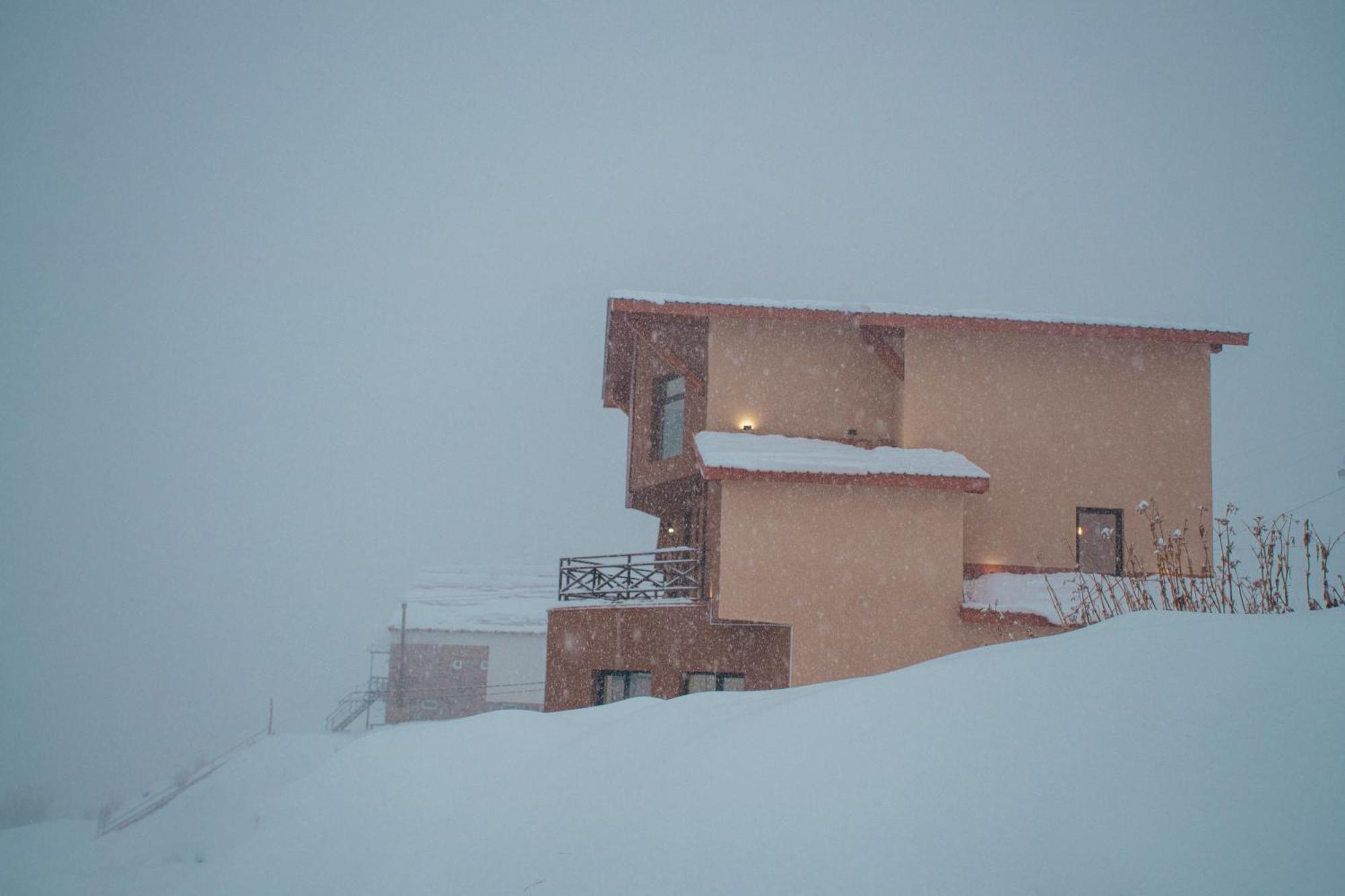 The Hills Hostel Gudauri Exterior foto
