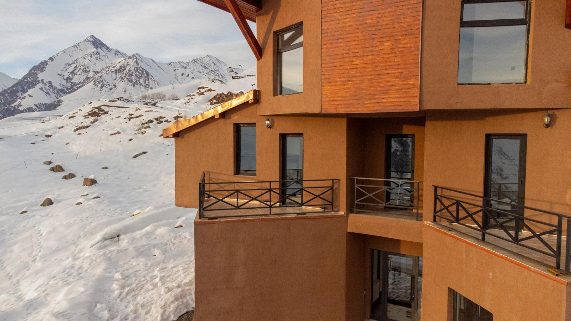 The Hills Hostel Gudauri Exterior foto