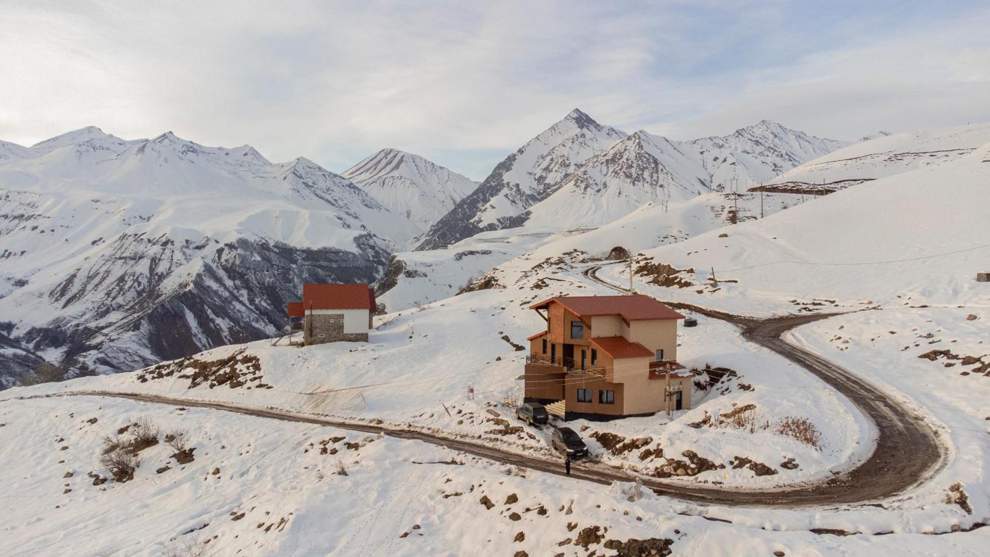 The Hills Hostel Gudauri Exterior foto